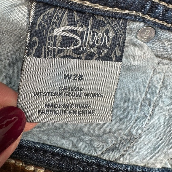 Silver Suki Capri Jeans Womens Size 28 Dark Blue Mid Rise Stretch - Picture 6 of 13